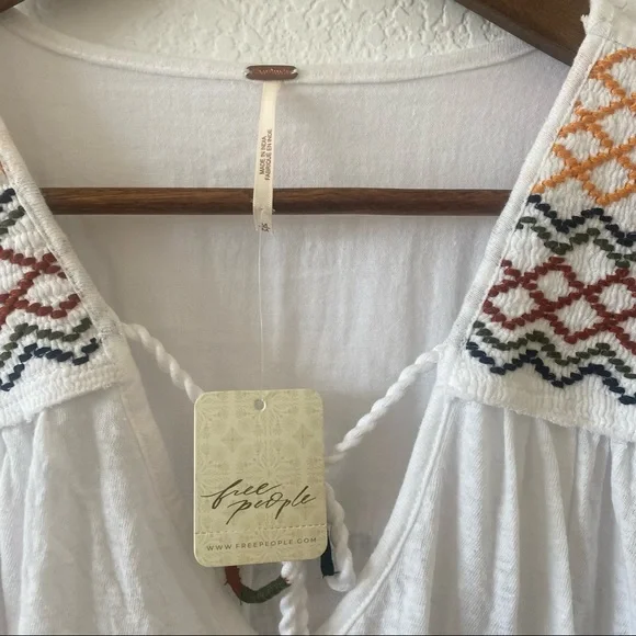 NWT Free People Market Embroidery Trim Tassel Tie V-Neck Dolman Sleeve Tee Med - Picture 8 of 9